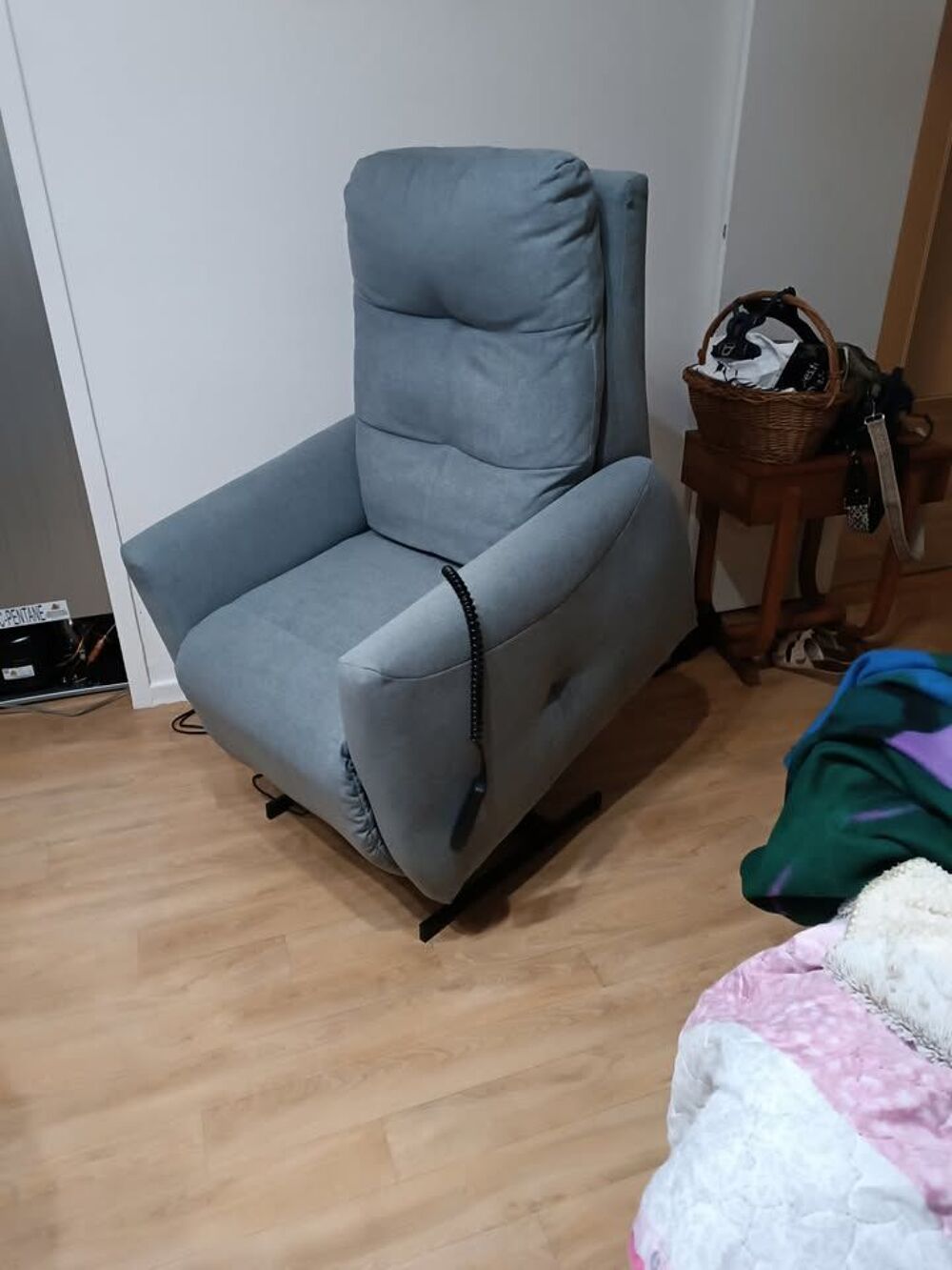 Fauteuil &eacute;lectrique Bastide releveur neuf 1000€ vendu 300€ Meubles