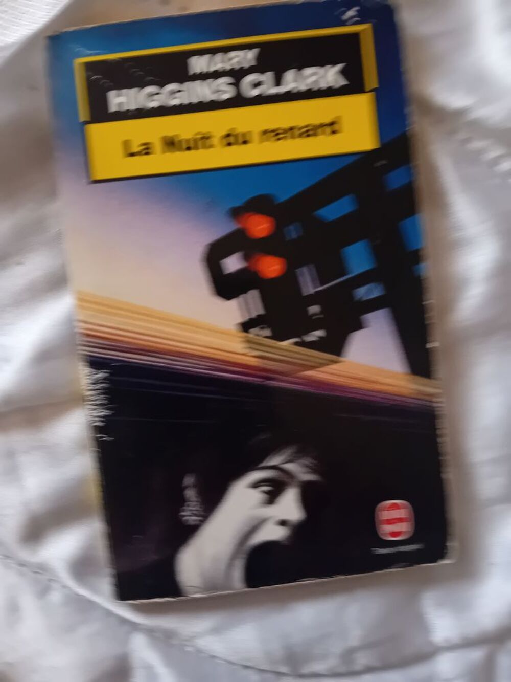 2 LIVRES DE POCHE AGATHA CHRISTIE/MARY HIGGINS CLARK Livres et BD