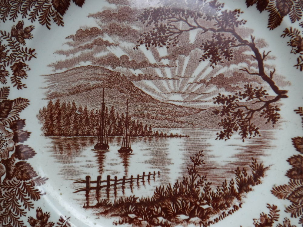 Assiette plate Ironstone rouge Décoration