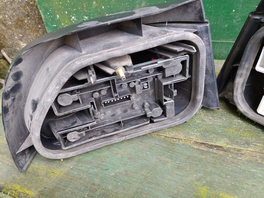 Feux arri&egrave;re Voiture Clio Renault Gauche et Droit 1990-1996 Bricolage