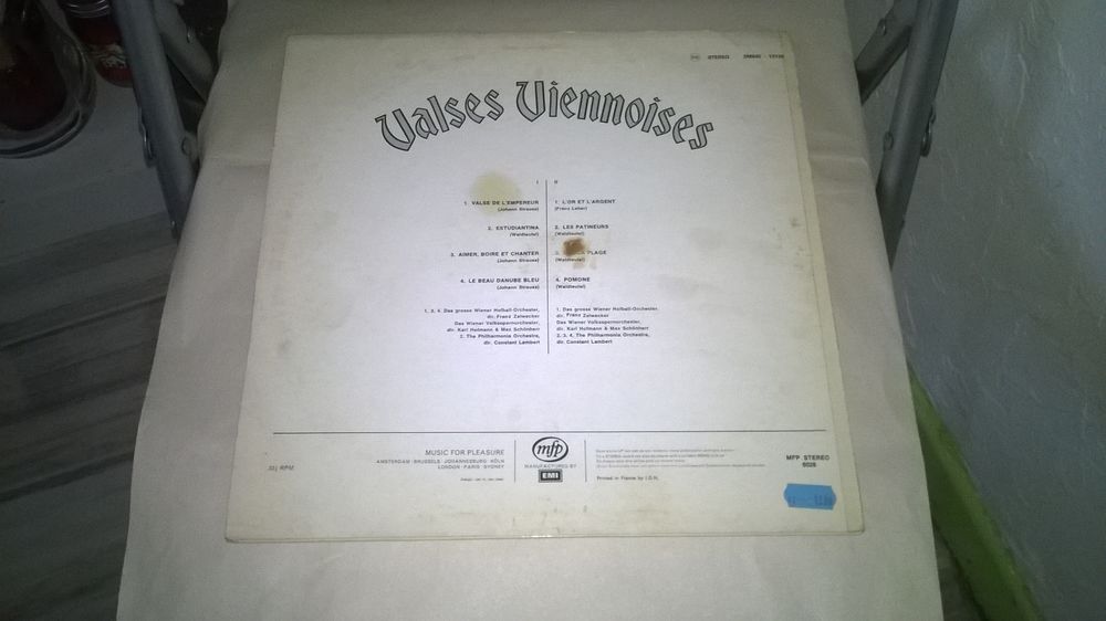 Vinyle Valses Viennoises
Bon etat
la Valse de L'empereur
E CD et vinyles