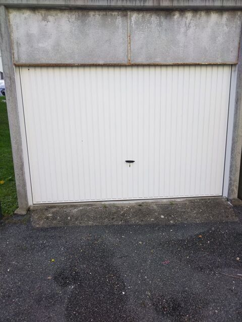  Parking / Garage  louer 18 m