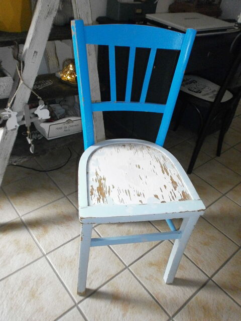 Chaise ancienne relookée 15 Legé (44)