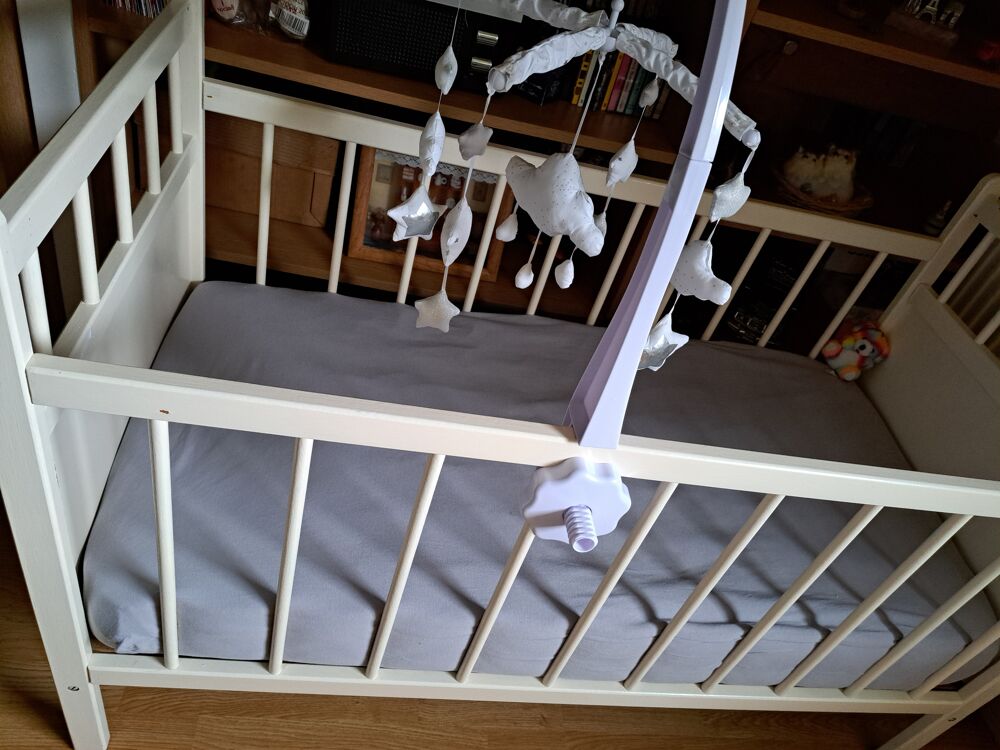 Lit &agrave; barreaux pour enfant Mobilier enfants