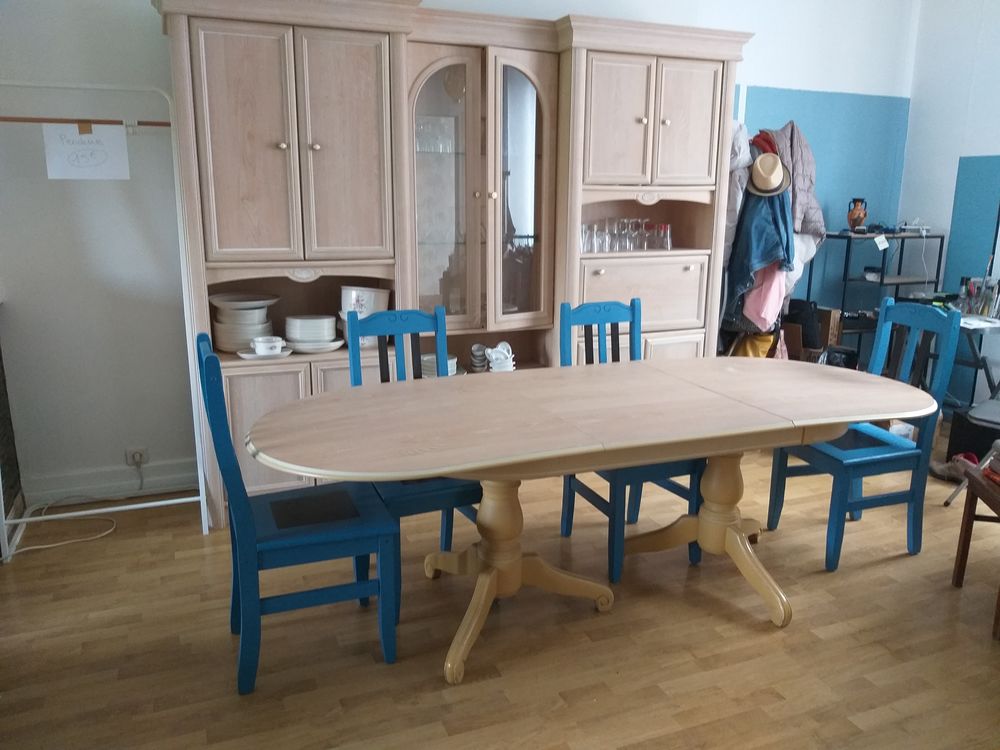 SALLE A MANGER - CAUSE D&Eacute;M&Eacute;NAGEMENT Meubles