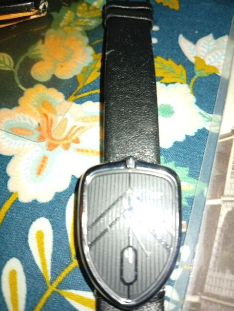 Montre suisse pour fans de la Citro�n traction 95 Collonges-sous-Sal�ve (74)