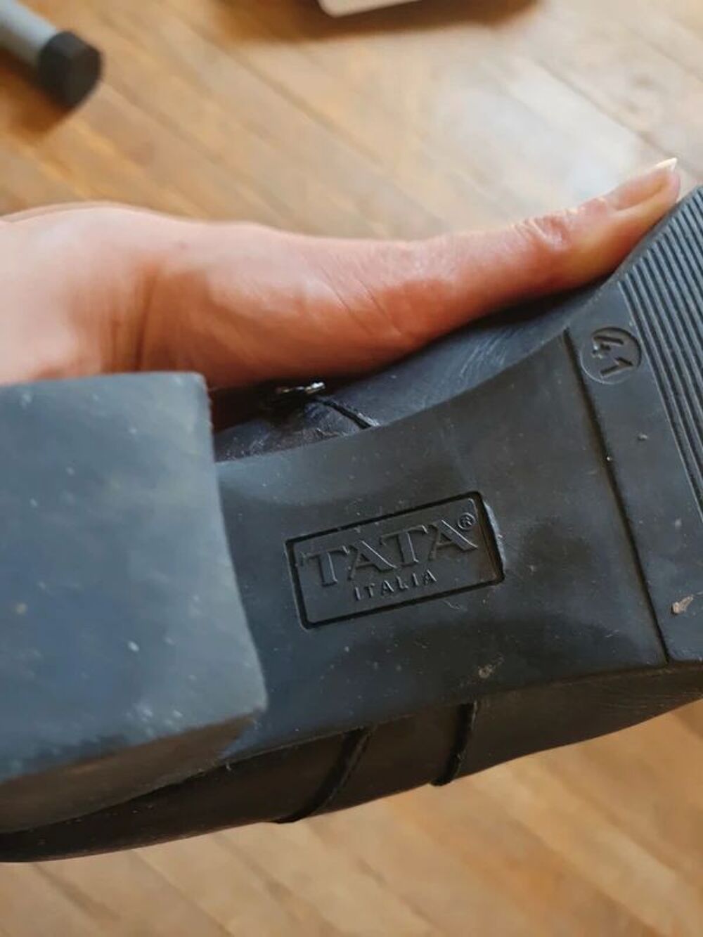 Bottes noires montantes &agrave; talons Tata Italia Chaussures