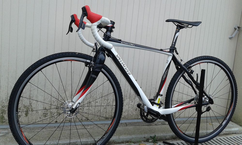 V&eacute;lo cyclo-cross sp&eacute;cialized crux expert carbon Sports