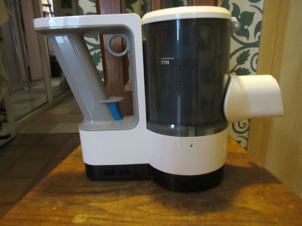 Aspirateur sans fil EssentielB Electrom�nager