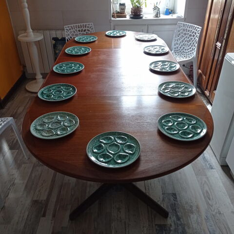 Table scandinave en teck  6 /12 couverts  500 Belz (56)