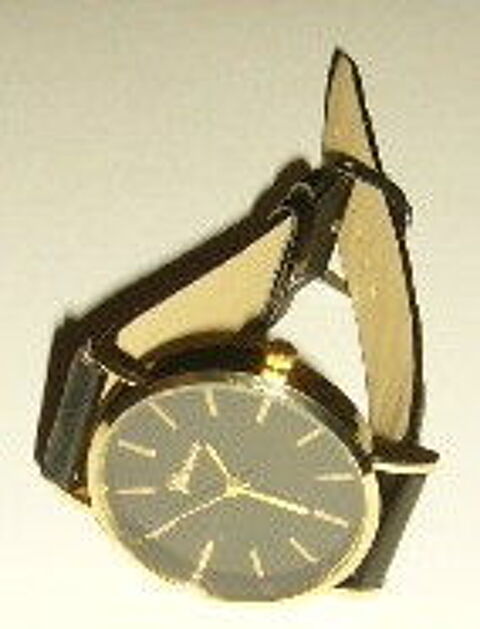 Belle montre quartz Geneva cadran et aiguilles et trotteur 5 Versailles (78)