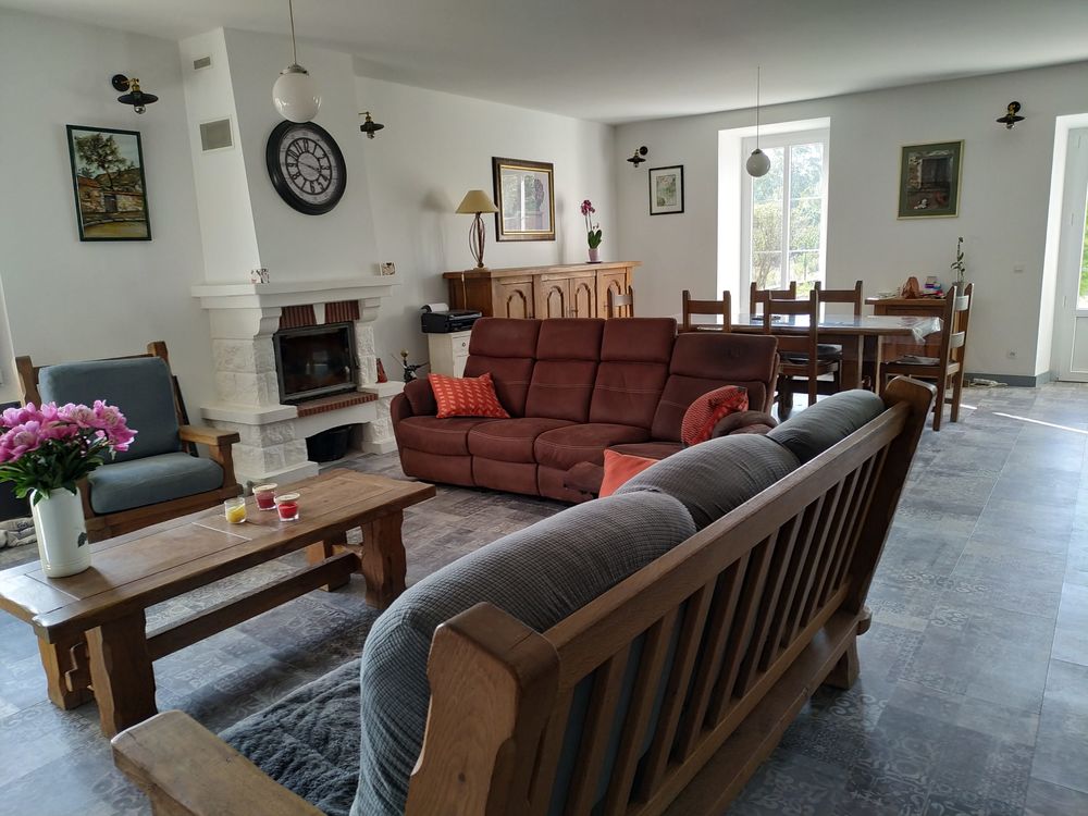 Vente Maison Grande maison familiale de 280 m² avec piscine Pierrerue
