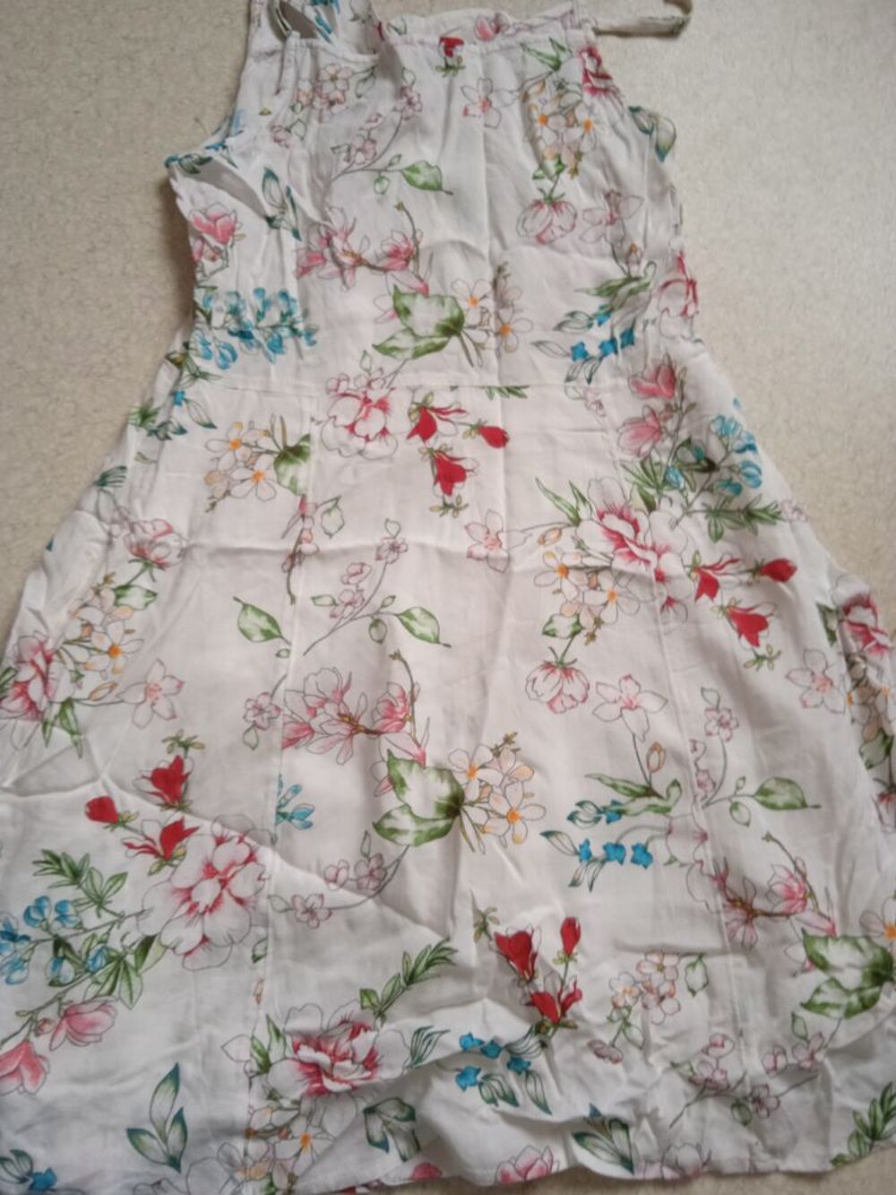 Robe et jupe 36 et robe fleur 38 Vêtements