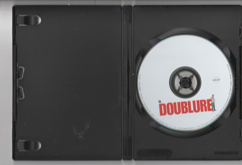 la doublure DVD et blu-ray