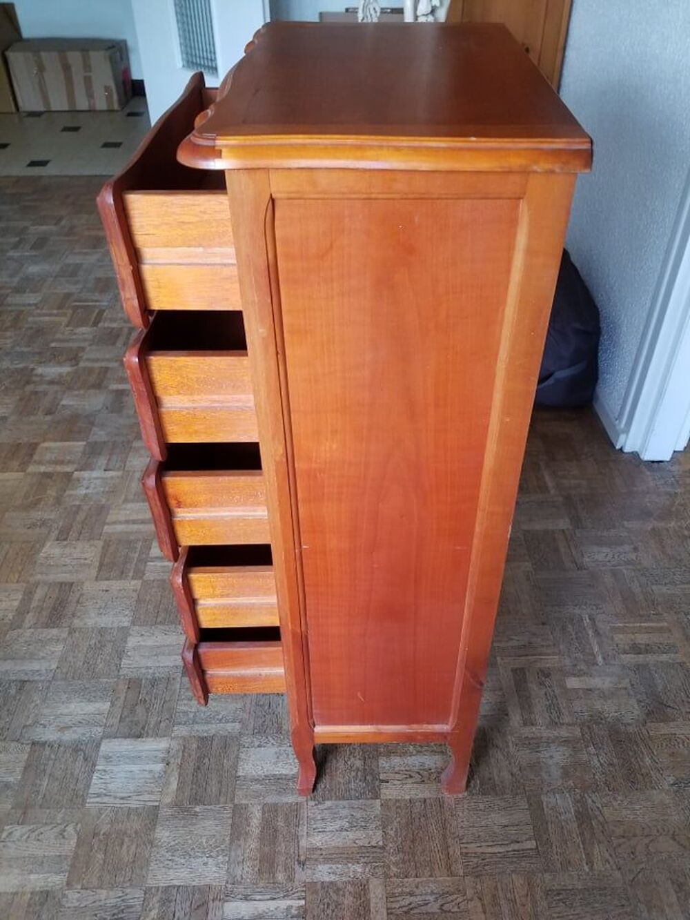 Commode en pin, Meubles