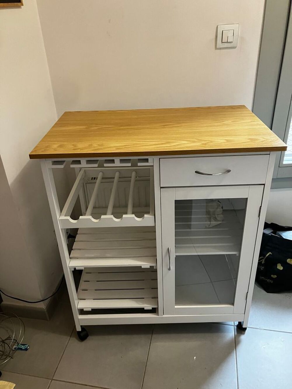 desserte &agrave; roulettes blanche rev&ecirc;tement imitation bois Meubles