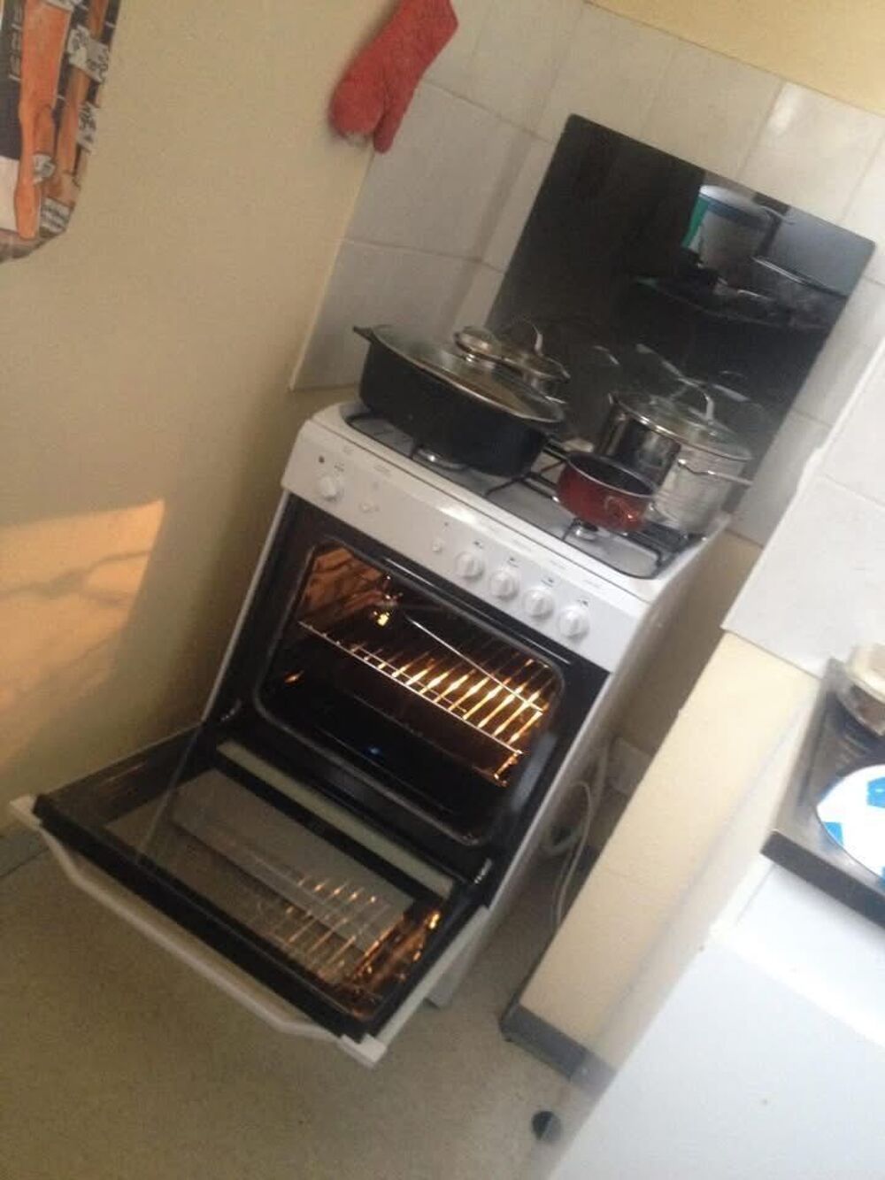Gaziniere indesit ville &amp; butane Electroménager