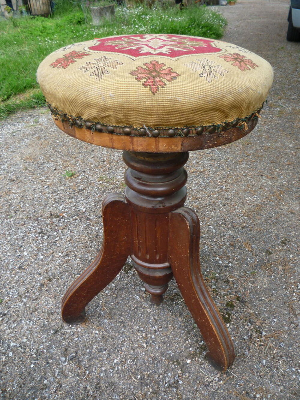 Tabouret de piano / point de croix / tapisserie Meubles