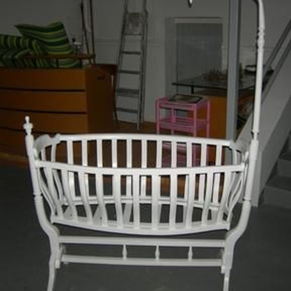BERCEAU b&eacute;b&eacute; ANCIEN d'&eacute;poque Mobilier enfants