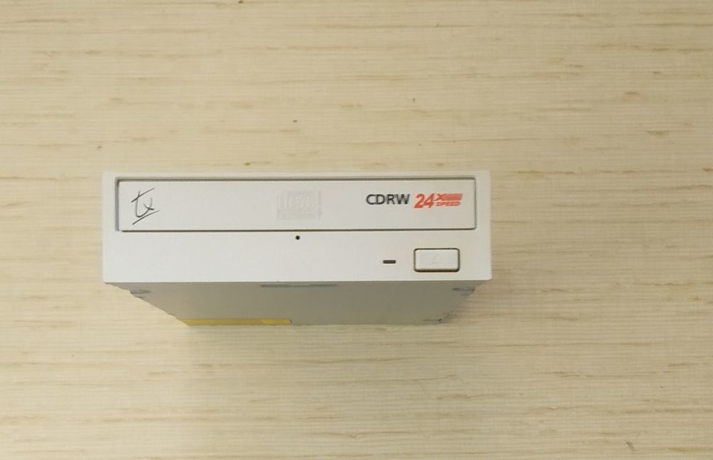 Lot Lecteur graveur CDRW 24 X Speed + Lecteur disquette Matériel informatique