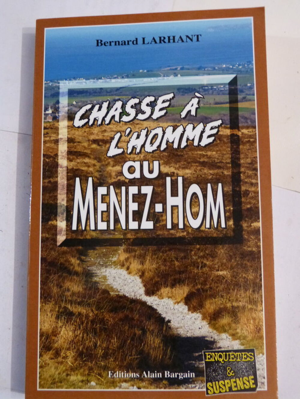 CHASSE A L' HOMME AU MENEZ HOM policier BARGAIN Livres et BD