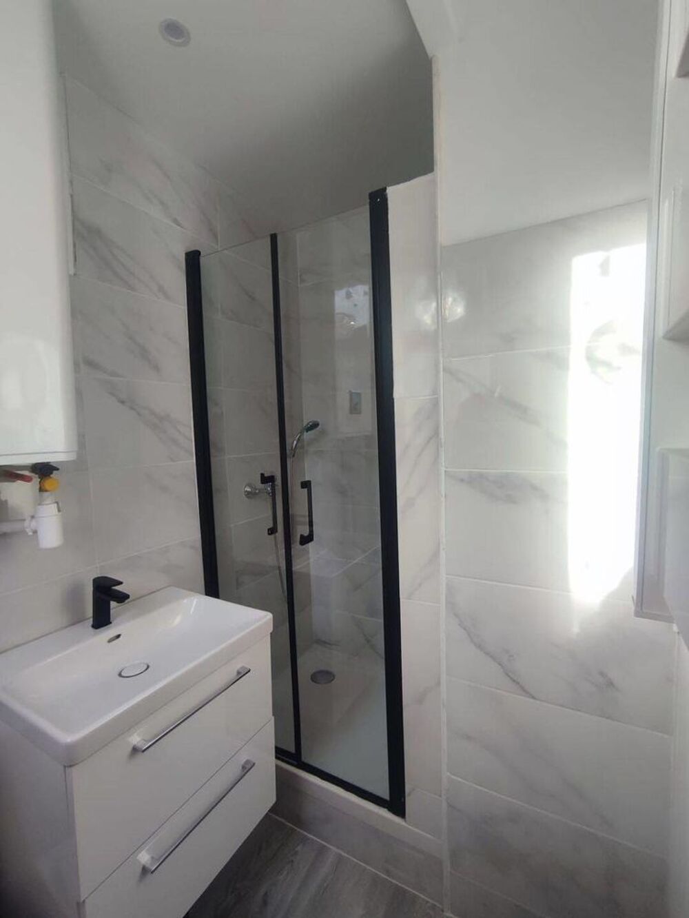 Vente Appartement Studio rénové de 23 m² avec balcon proche Paris Les lilas