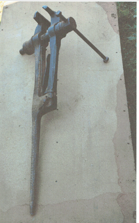 Etau d'�tabli � pied. 50 Chaumont (52)