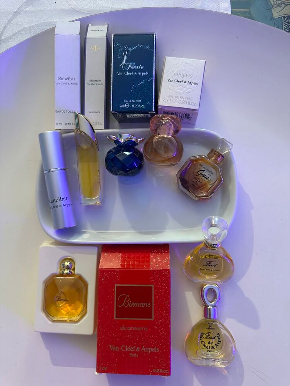 Lot de 100 miniatures de parfum de grandes marques 