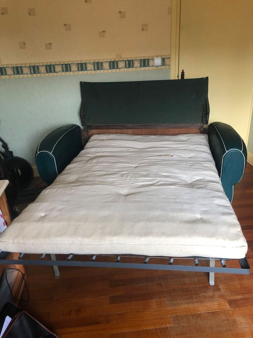 CANAPE CONVERTIBLE VINTAGE ANNEES 60 VERT 170 X90cm bon &eacute;tat Meubles