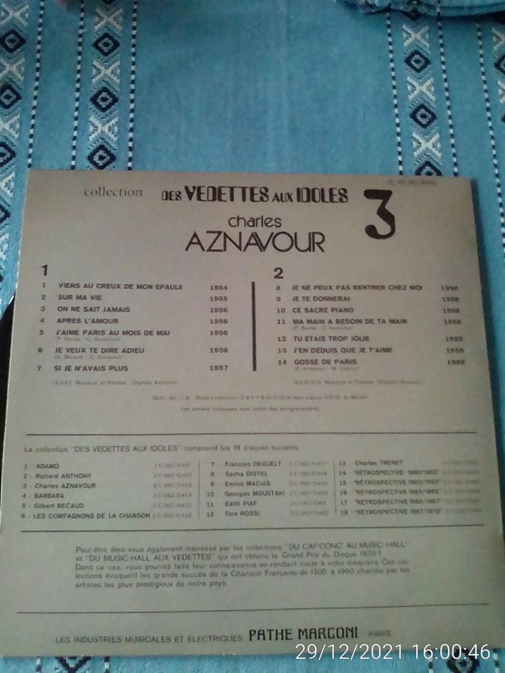 Vinyle 33T DES VEDETTES AUX IDOLES 3 - AZNAVOUR CD et vinyles