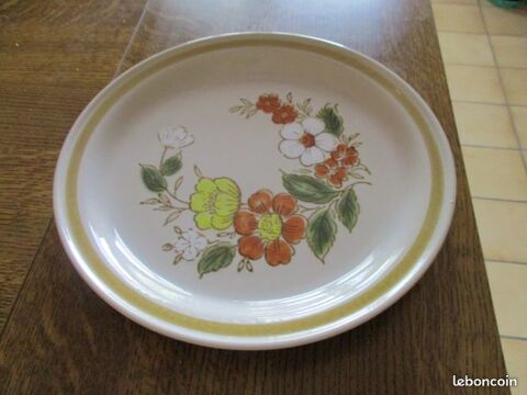 11 assiettes fleuries vintage 10 M�rignies (59)