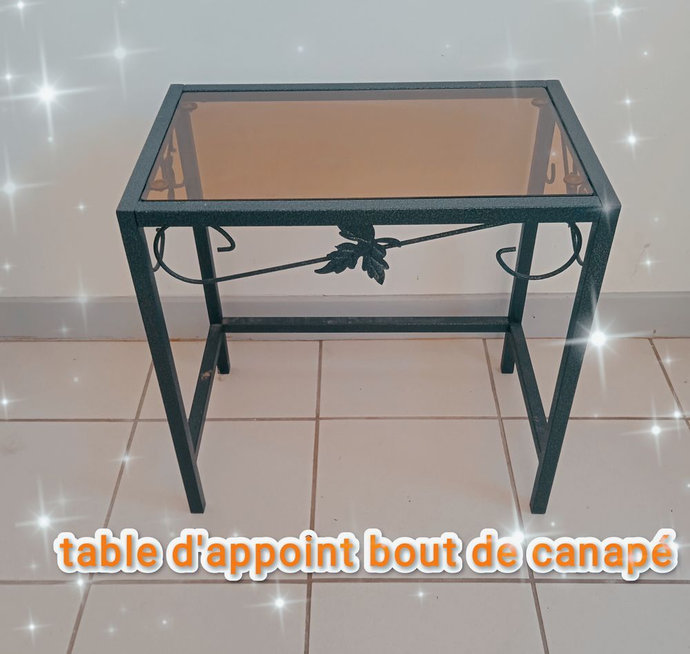 Table d'appoint bout de canap&eacute; et coiffeuse 
Meubles