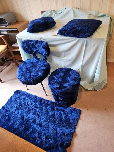lot vintage fauteuil pouf coffre 2 tapis 2 coussins
85 € 85 Dourdan (91)