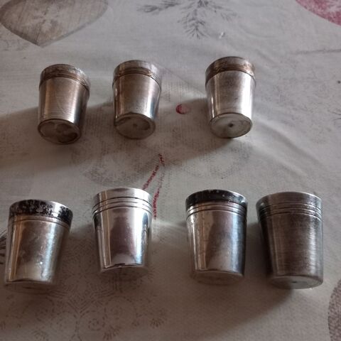 7 gobelets � liqueur argent 35 Laize-la-Ville (14)