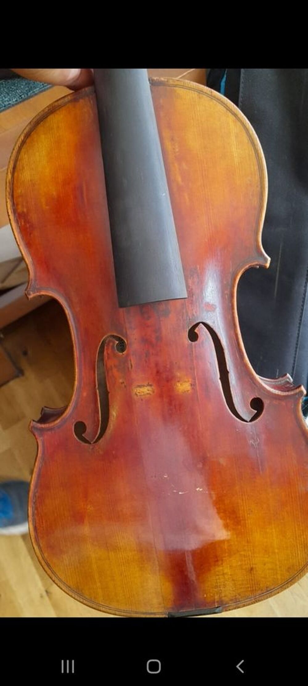 collectionneur recherche instrument de musique ancien &agrave; restaurer ou en bon &eacute;tat Violon violoncelle Archet Alto Saxophone clarinette fl&ucirc;te traversi&egrave;re trempette Trombone Alto Contrebasse Guitare ancienne si vous avez ce genre d'instrument n'h&eacute;sitez pas &agrave; Instruments de musique