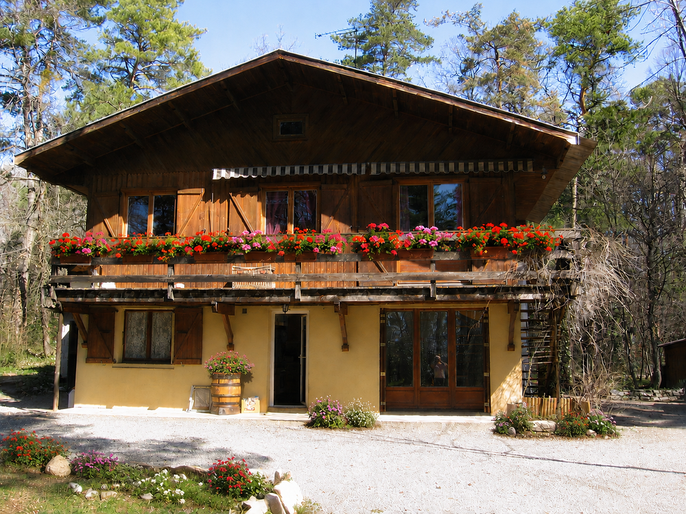 Vente Chalet Maison gap sud 3000m² de terrain clos et arboré Gap