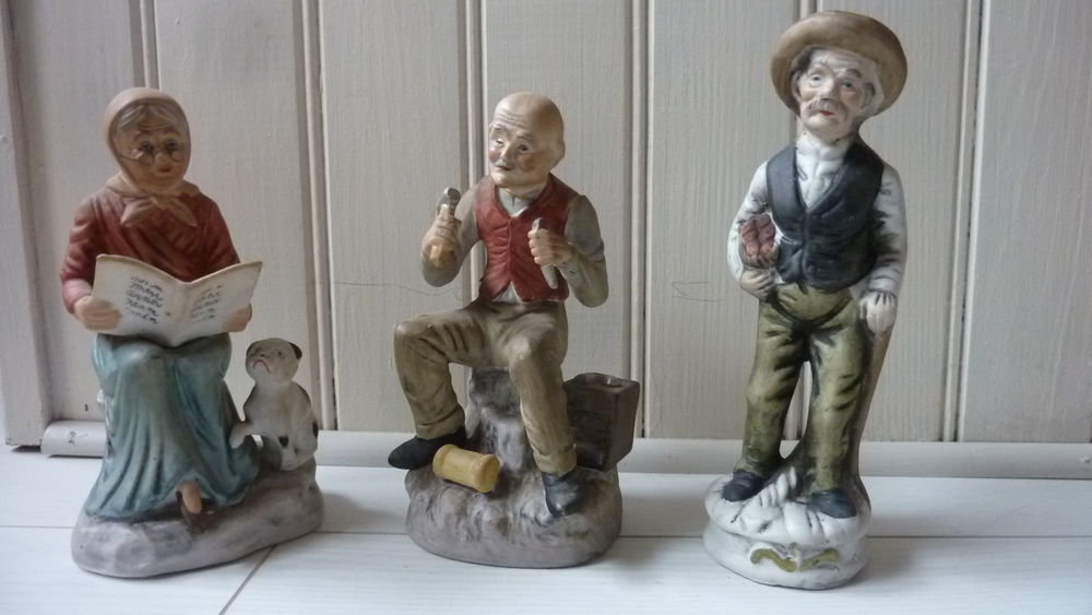 Anciennes Statues - chien - personnages- Dcoration