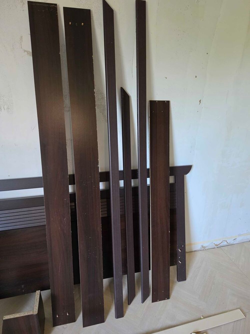 lit 140*190 avec chevet et sommier Meubles
