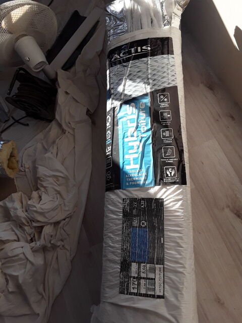 3 ballot  d'isolation sous toiture 120 Deuil-la-Barre (95)