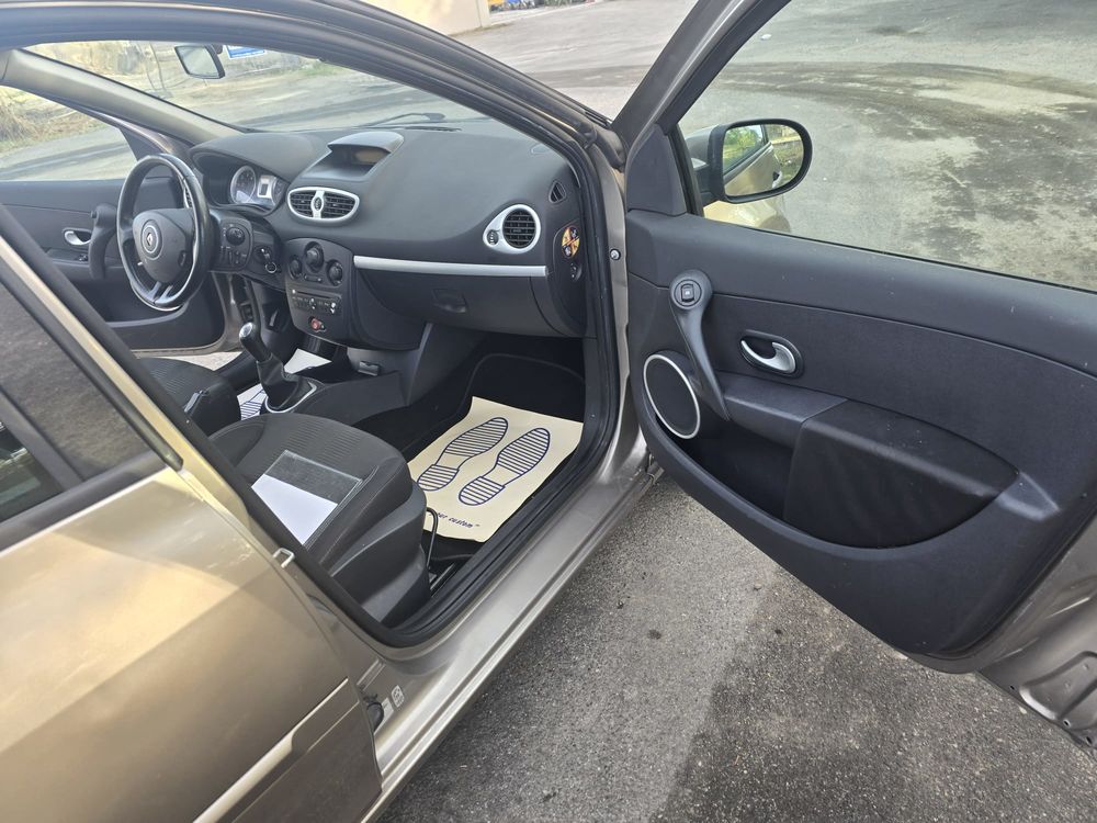 Clio III 1.5 dCi 105 eco2 Dynamique (6 CV) 2009 occasion 31140 Aucamville