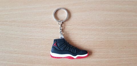 Porte clé
Basket sneakers jordan 
Noir blanc rouge 4 Carnon Plage (34)