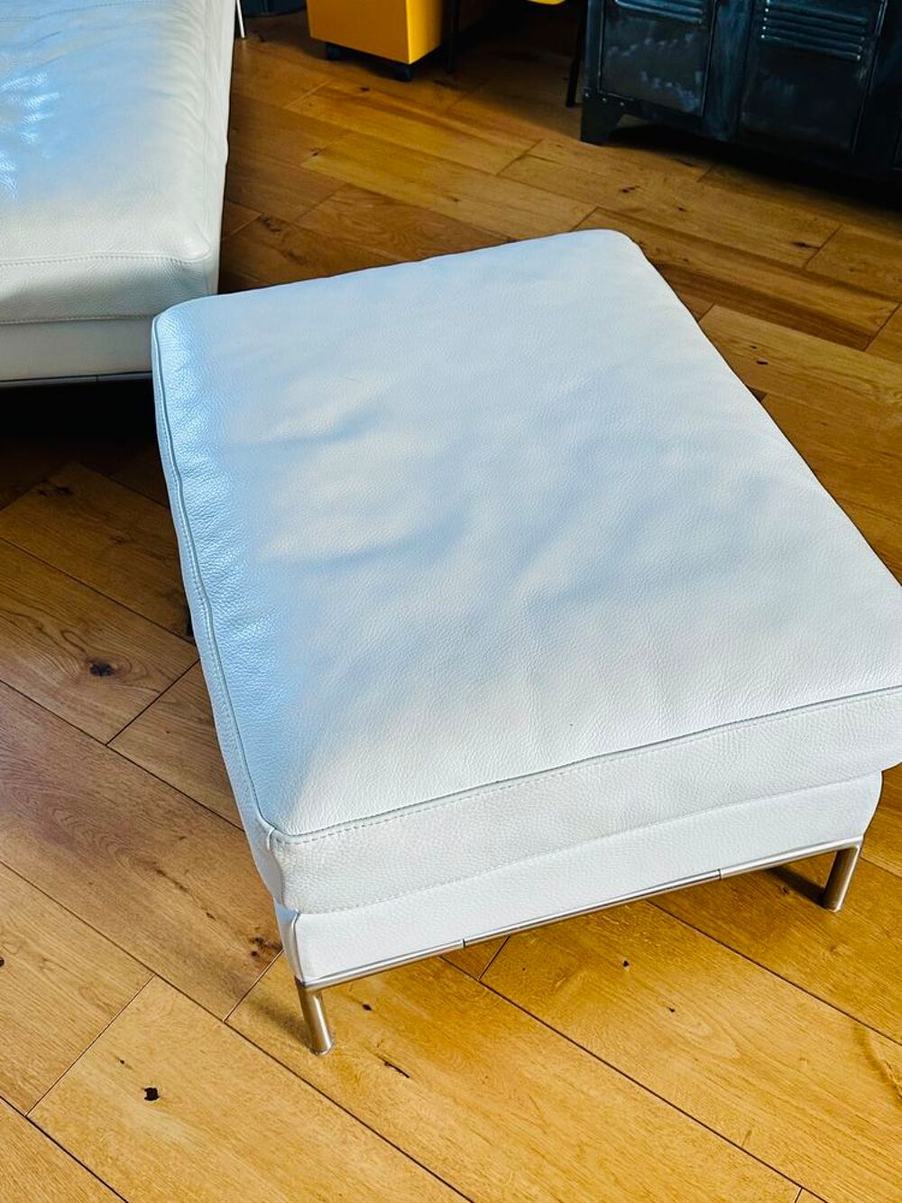 Canap&eacute; + m&eacute;ridienne + pouf Meubles