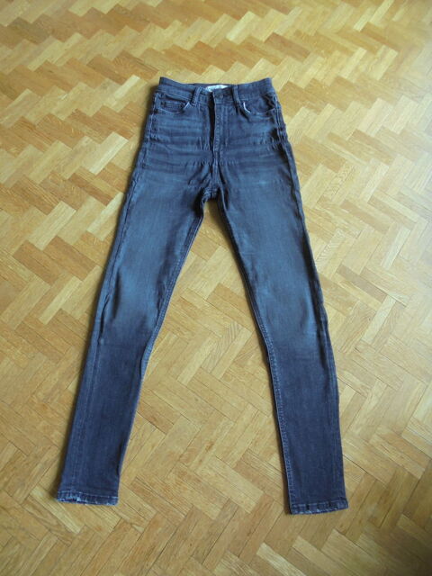 Jean noir Zara (51) 3 Tours (37)