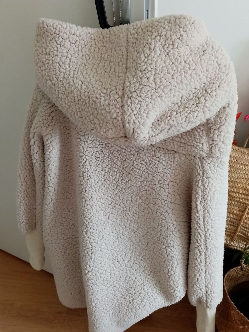 Veste hyper chaude beige avec capuche Vêtements