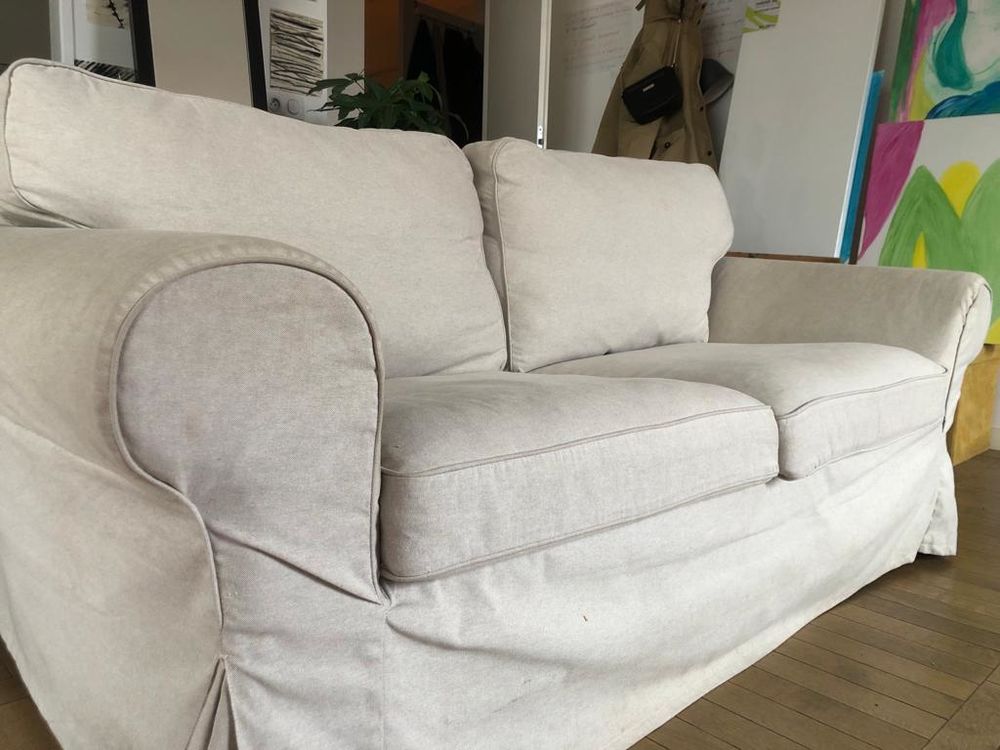 Canap&eacute; beige Meubles