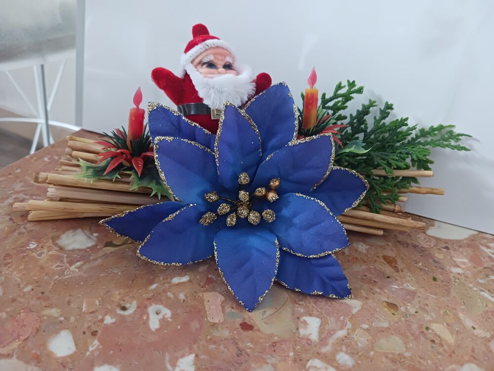 D&eacute;coration de Table No&euml;l Fleur Bleue et P&egrave;re No&euml;l Décoration