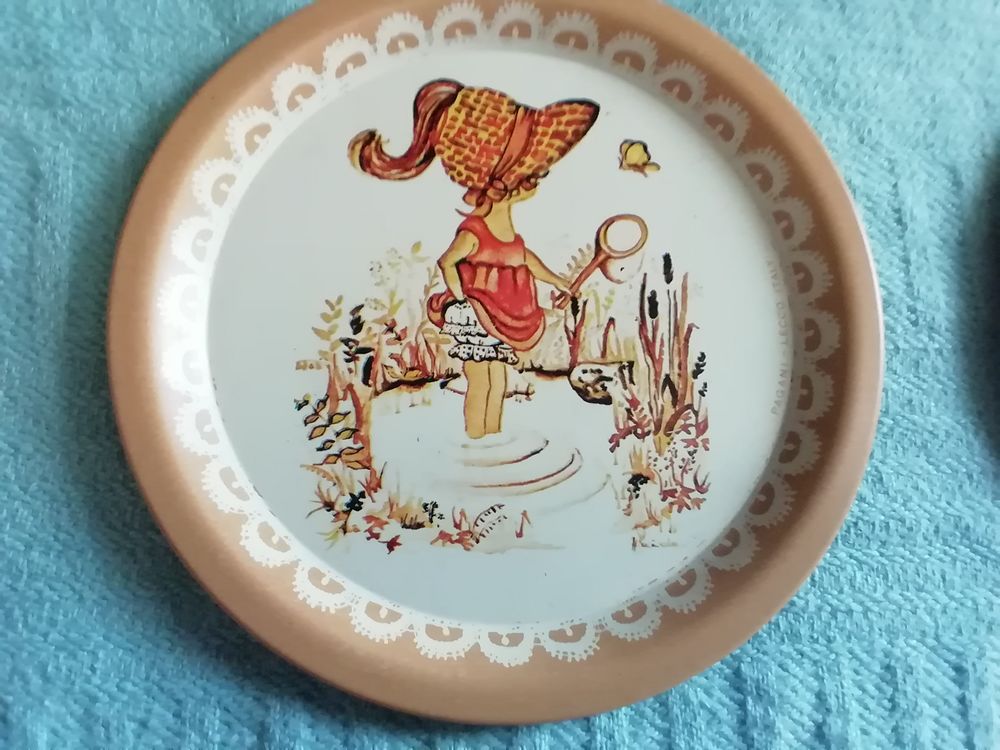 Sous tasses en m&eacute;tal ann&eacute;e 60 /70 avec figurine Cuisine