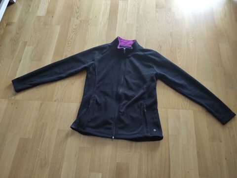 F (176) - M - Veste de sport noir   D�cimas   2 Paris 13 (75)