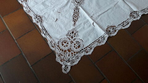 Nappe blanche dentelle crochetee 30 Fromont (77)