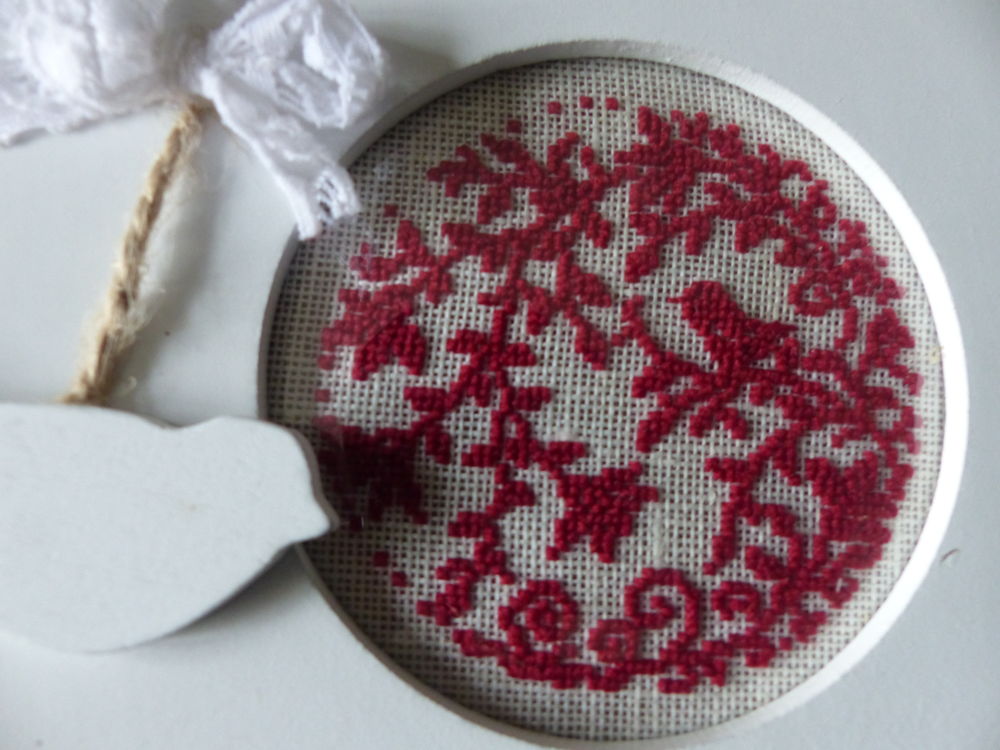 " L'oiseau sur la branche " POINT DE CROIX Décoration